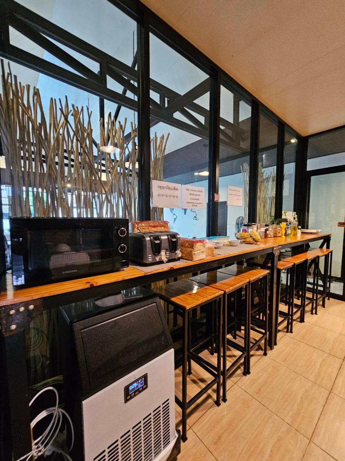 Mercy Hostel Chiang Rai Bagian luar foto